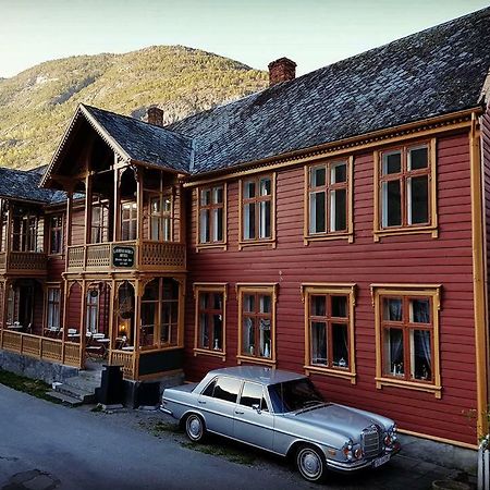 Laerdalsoren Motor Guesthouse Lærdalsøyri エクステリア 写真