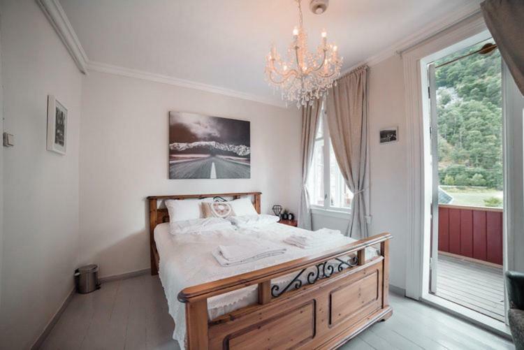 Laerdalsoren Motor Guesthouse Lærdalsøyri エクステリア 写真
