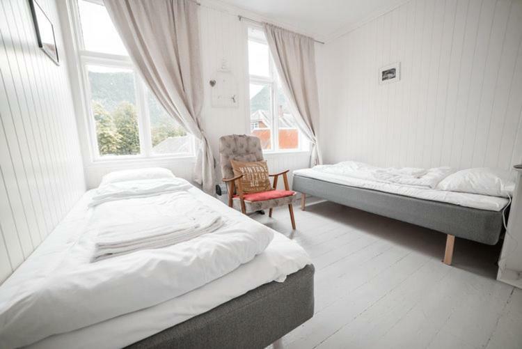Laerdalsoren Motor Guesthouse Lærdalsøyri エクステリア 写真