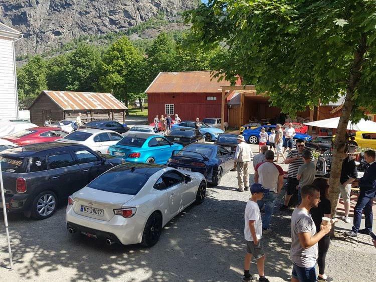 Laerdalsoren Motor Guesthouse Lærdalsøyri エクステリア 写真