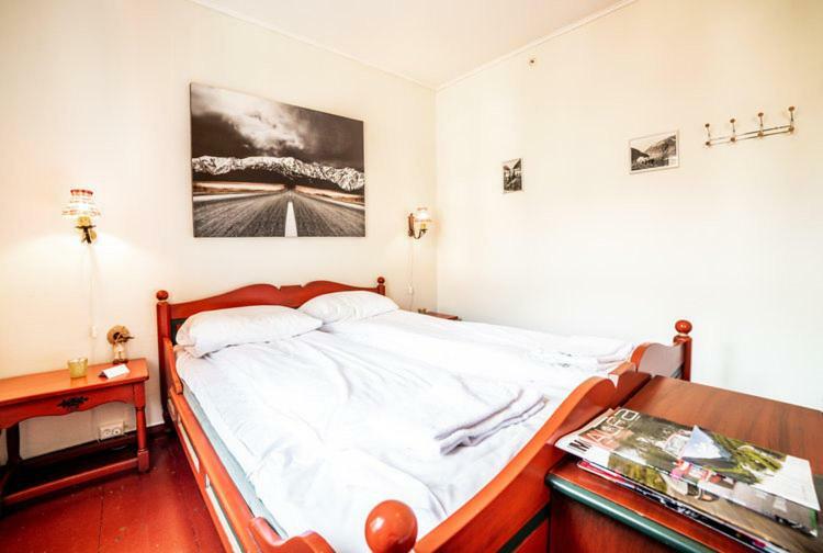 Laerdalsoren Motor Guesthouse Lærdalsøyri エクステリア 写真