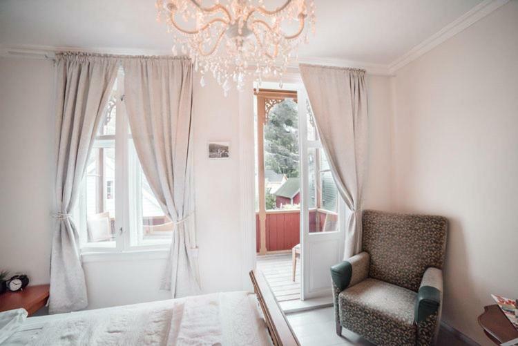 Laerdalsoren Motor Guesthouse Lærdalsøyri エクステリア 写真